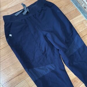 FIGS navy  Jogger scrubs.